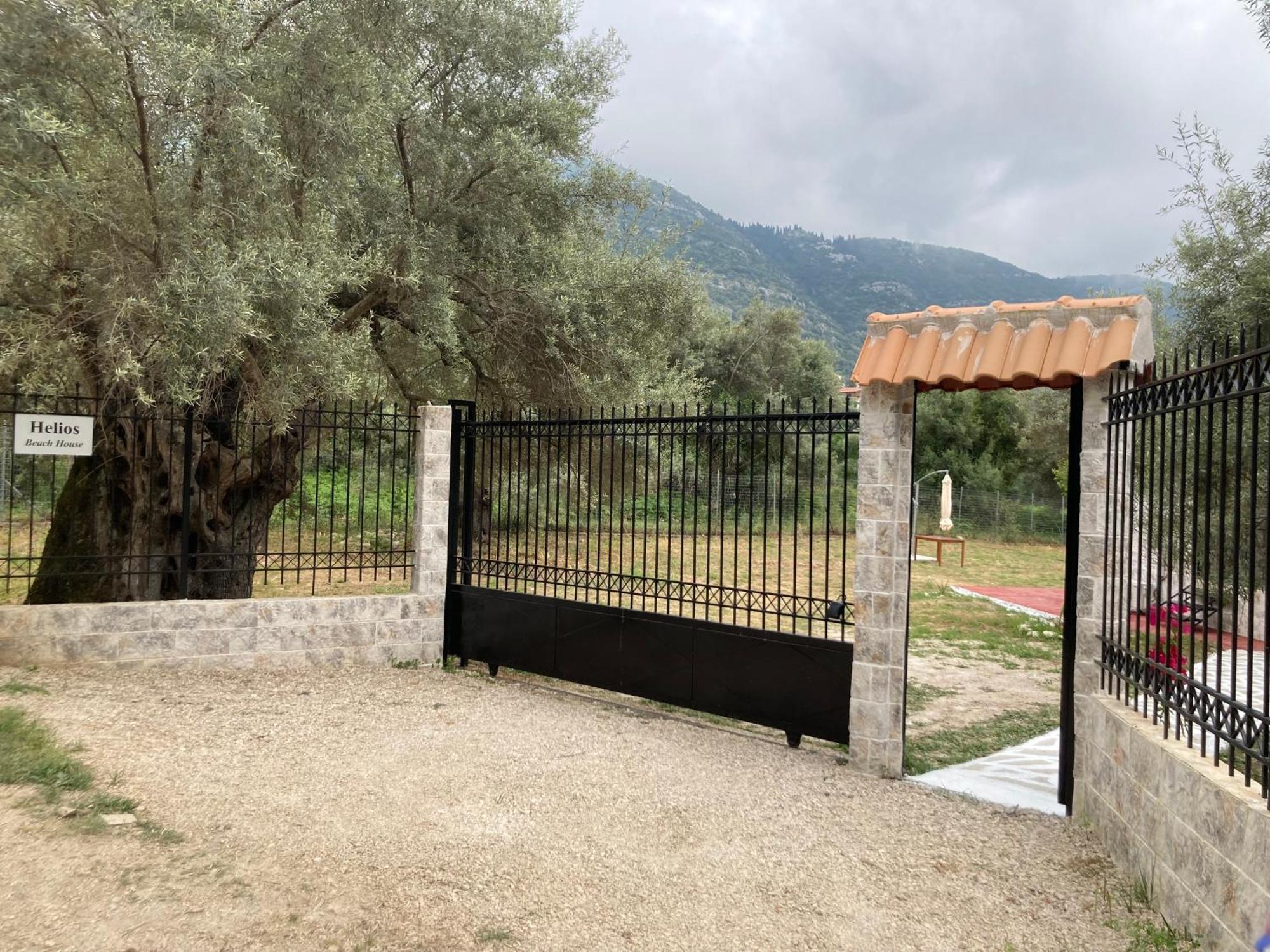 Helios Beach House Mikros Gialos Exterior foto