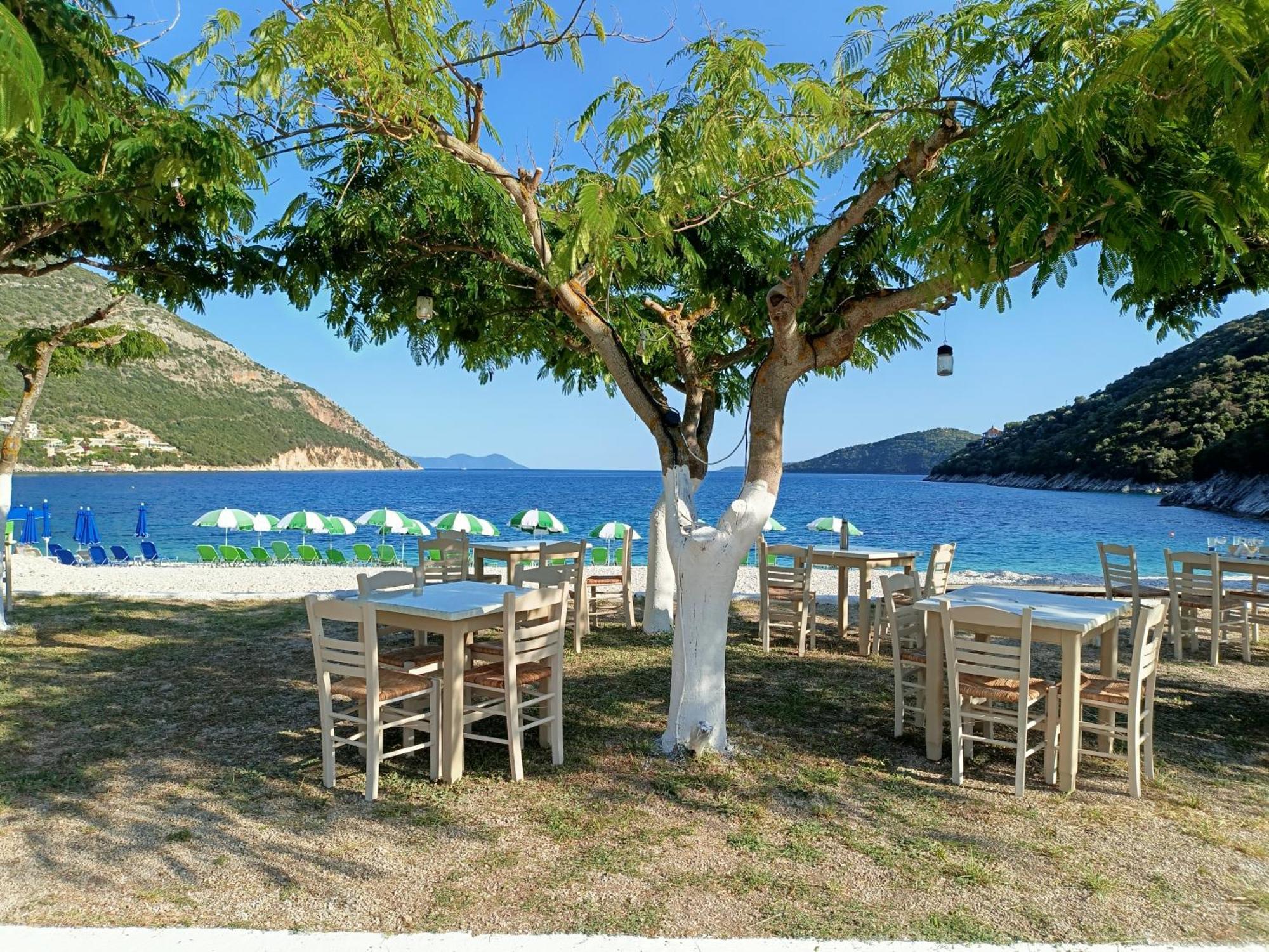 Helios Beach House Mikros Gialos Exterior foto